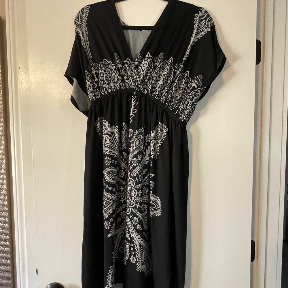 Cristinalove Black and White Patterned Mini Dress